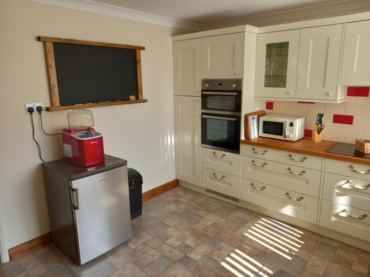 Pet Friendly Beautiful Detached Cottage Close To Spurn Point, Easington And Withersea Кингстън ъпон Хъл Екстериор снимка