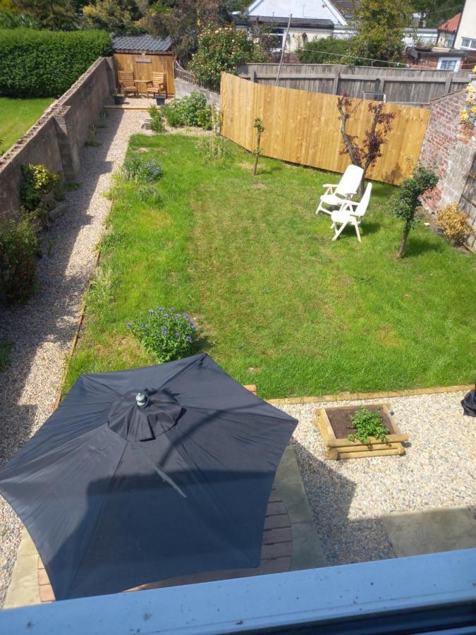Pet Friendly Beautiful Detached Cottage Close To Spurn Point, Easington And Withersea Кингстън ъпон Хъл Екстериор снимка