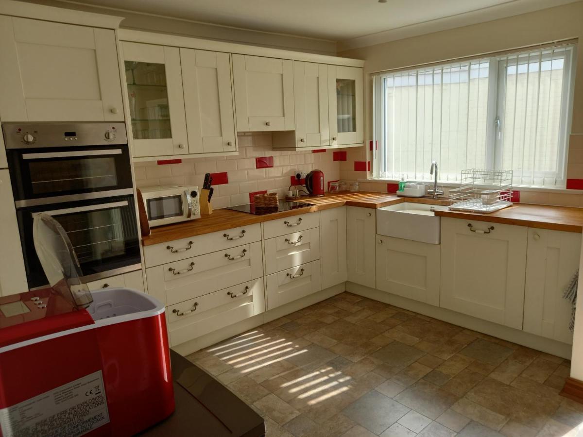 Pet Friendly Beautiful Detached Cottage Close To Spurn Point, Easington And Withersea Кингстън ъпон Хъл Екстериор снимка
