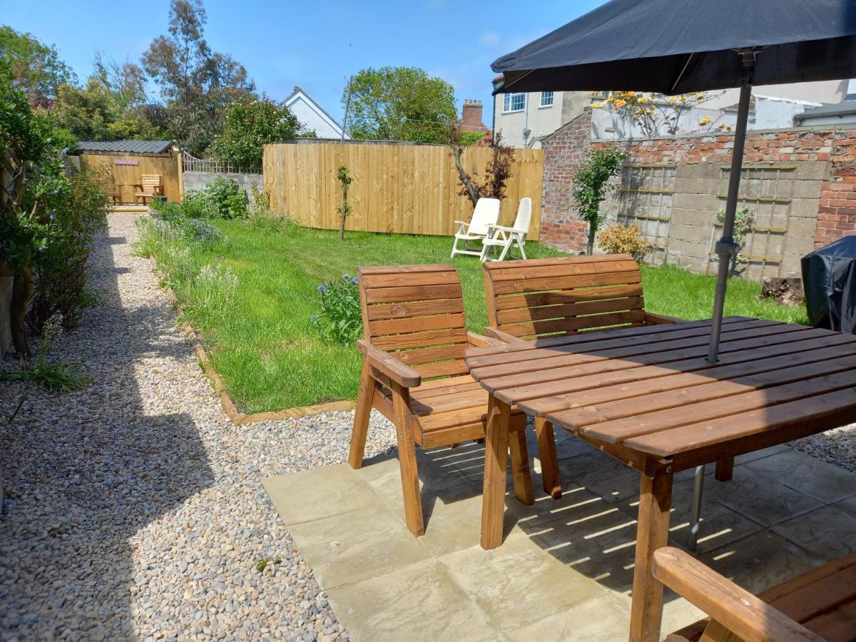 Pet Friendly Beautiful Detached Cottage Close To Spurn Point, Easington And Withersea Кингстън ъпон Хъл Екстериор снимка